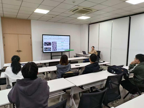 聚焦鴻蒙智聯(lián)場景，深化產教融合新篇——“智慧教育”工作室鴻蒙項目會議側記